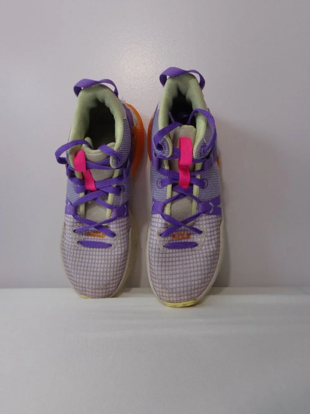 Nike LeBron Witness 7 Basketball Shoes GS Action Grape/Orange Youth Size 6Y